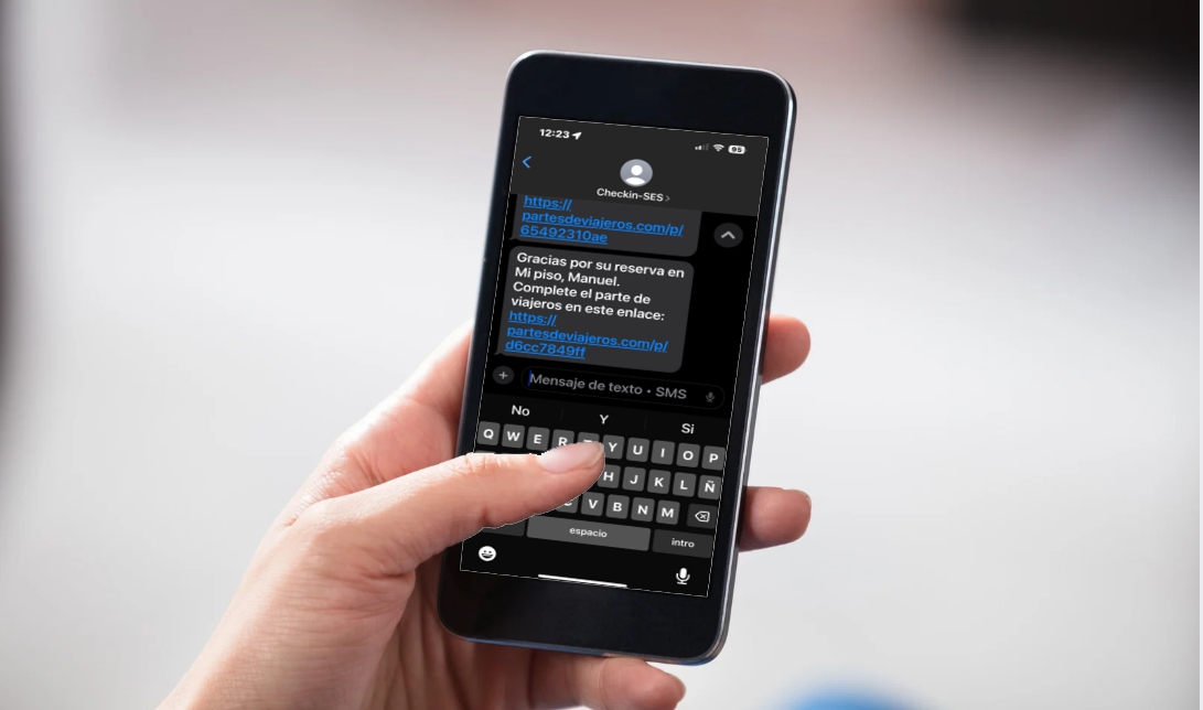 Formularios individuales de check-in por QR para grupos en alojamientos turísticos